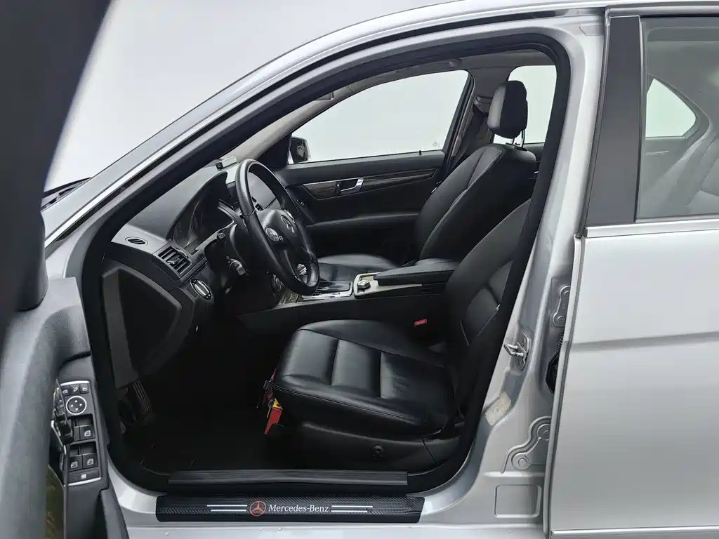 Mercedes-Benz C-Class (Import) — миниатюра 10