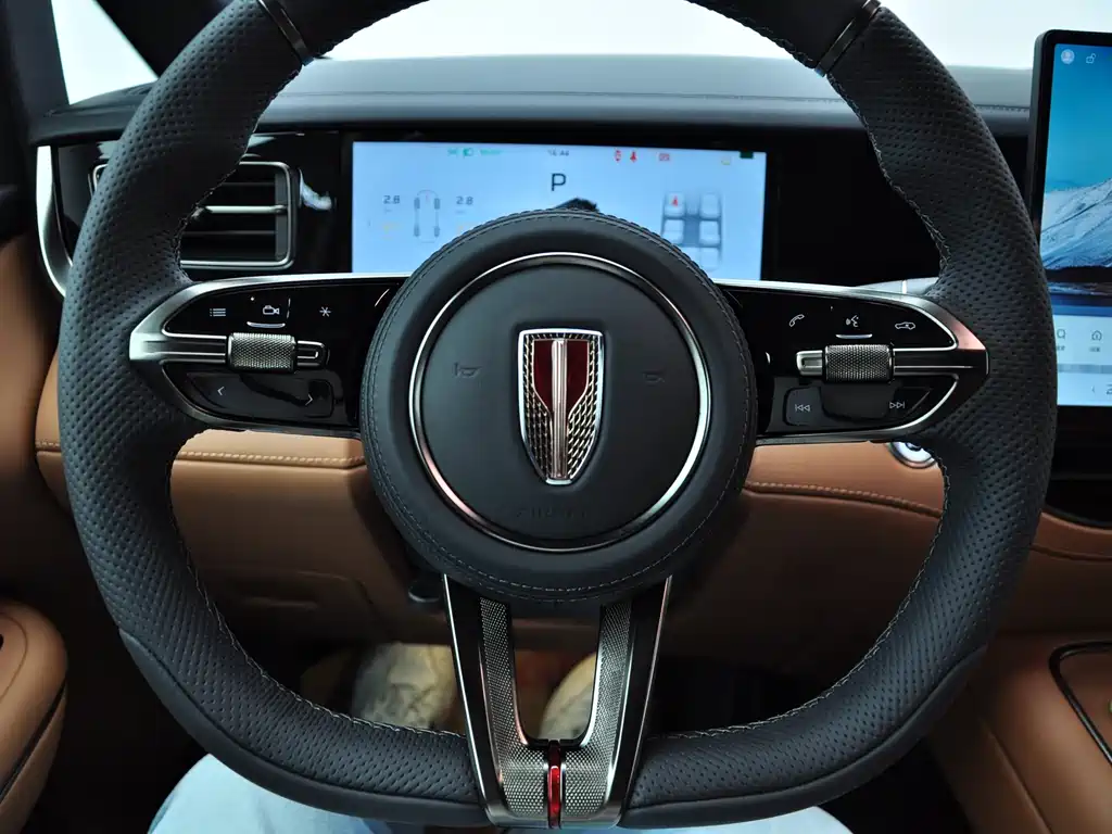 Hongqi Hongqi HQ9 PHEV — миниатюра 18