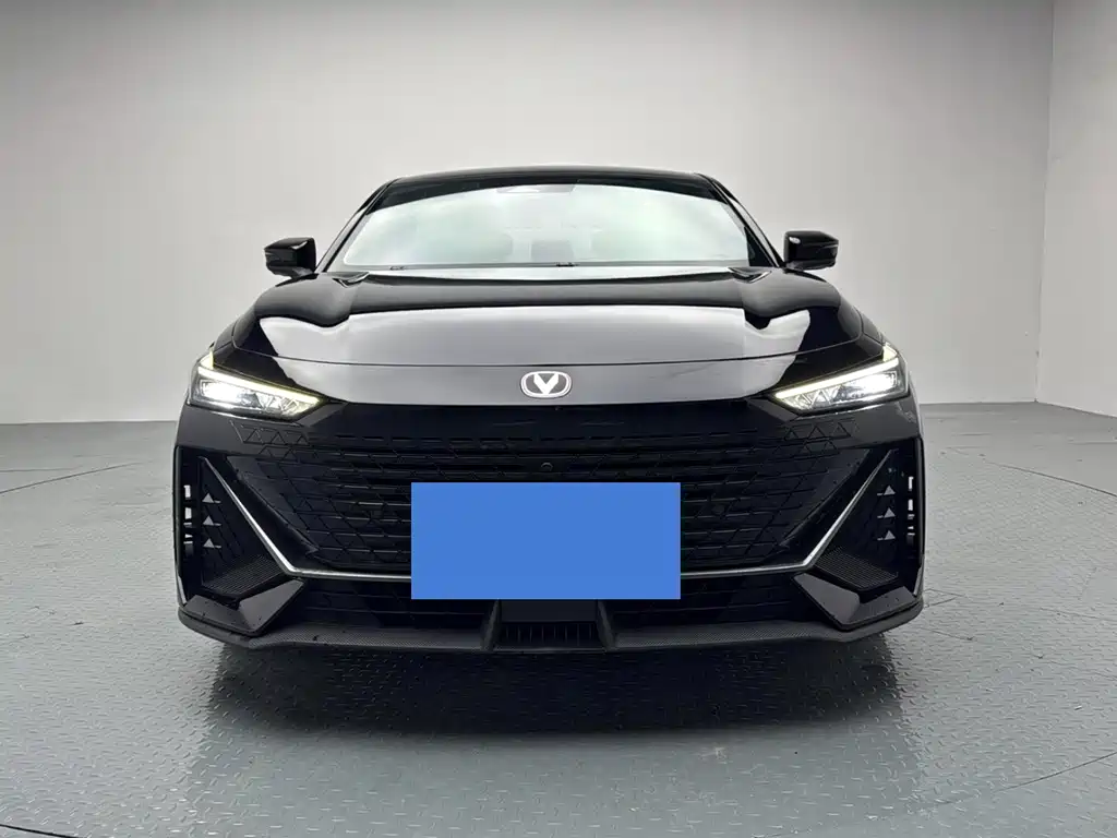 Changan UNI-V iDD — миниатюра 2