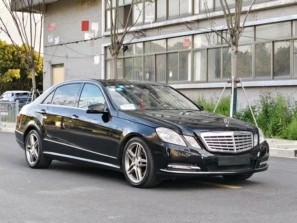 Mercedes-Benz E-Class — миниатюра 3