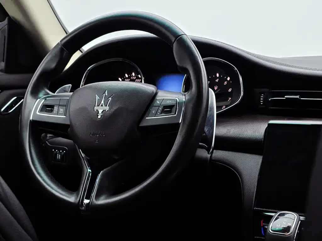 Maserati Quattroporte — миниатюра 19