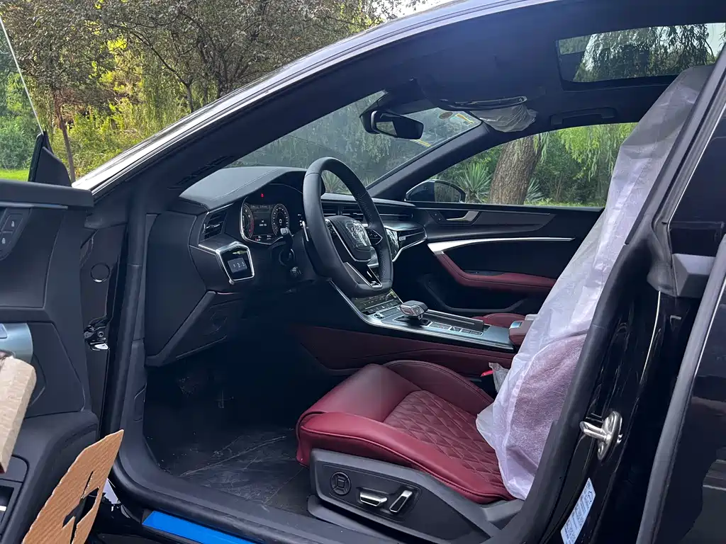 Audi A7L 2024 45 TFSI quattro