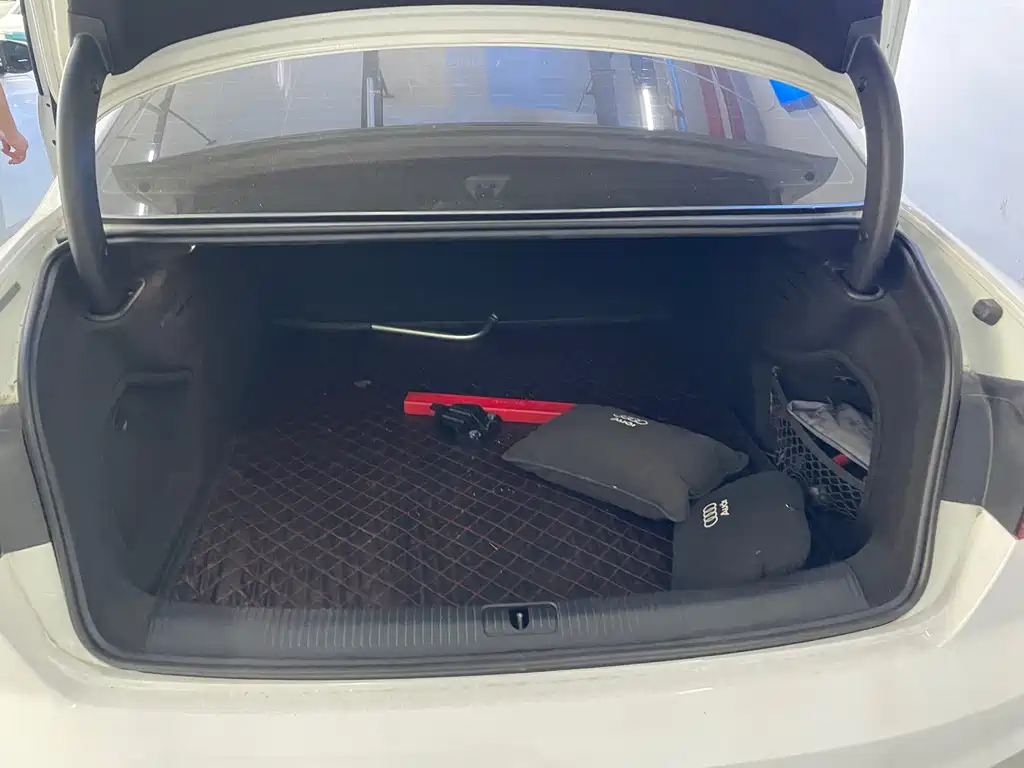 Audi A4L — миниатюра 31