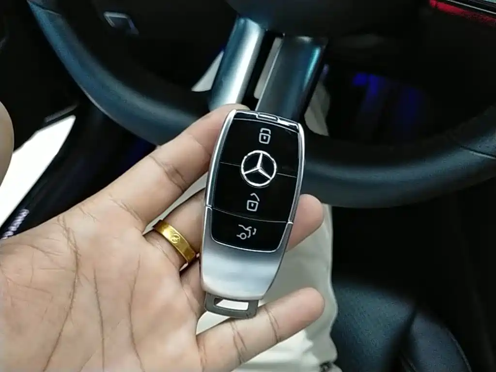 Mercedes-Benz E-Class — миниатюра 9
