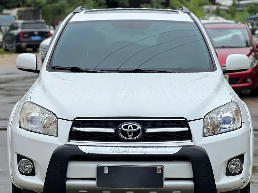 Toyota RAV4 — миниатюра 2