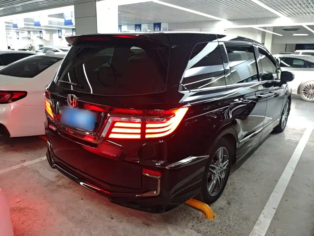 Honda Elysion — миниатюра 7