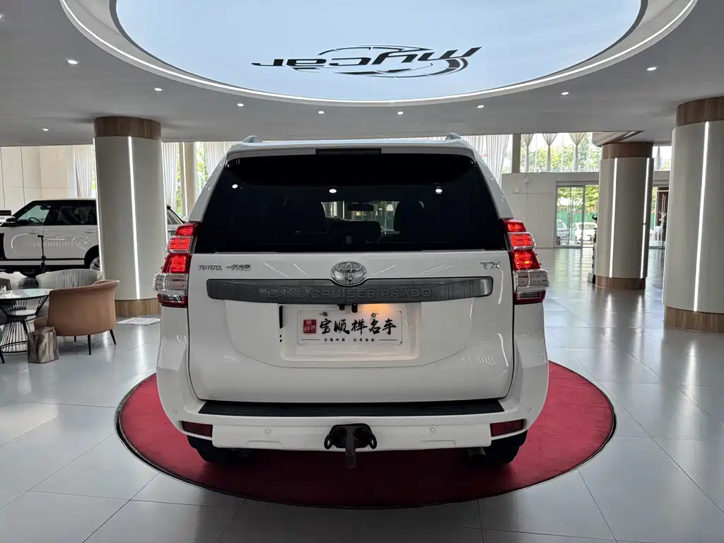 Toyota Land Cruiser Prado 2016 2.7L AT Standard