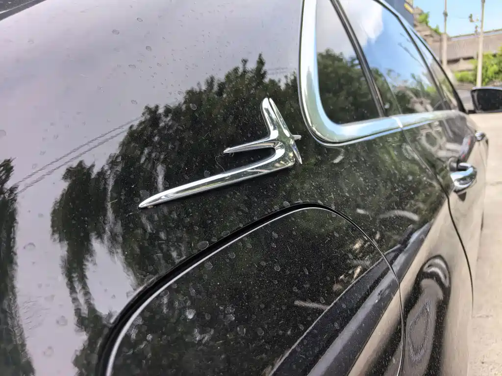Mercedes-Benz E-Class — миниатюра 17