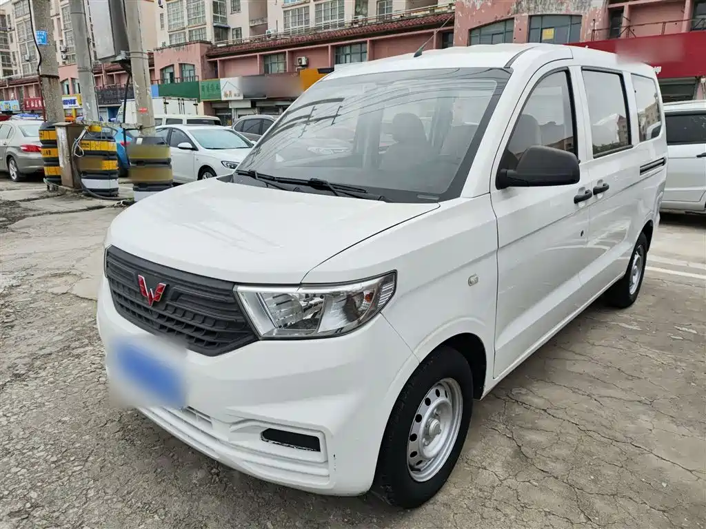Купить Wuling Hongguang V