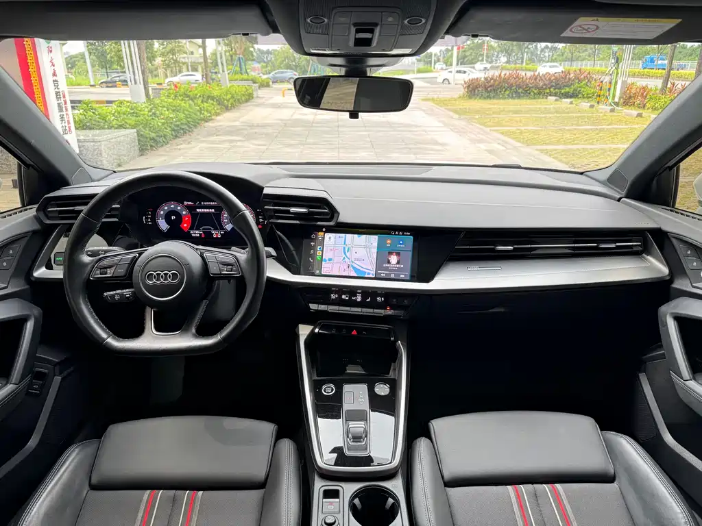AUDI  A3