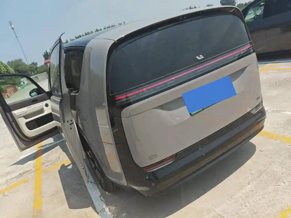 Li Auto Li MEGA — миниатюра 4