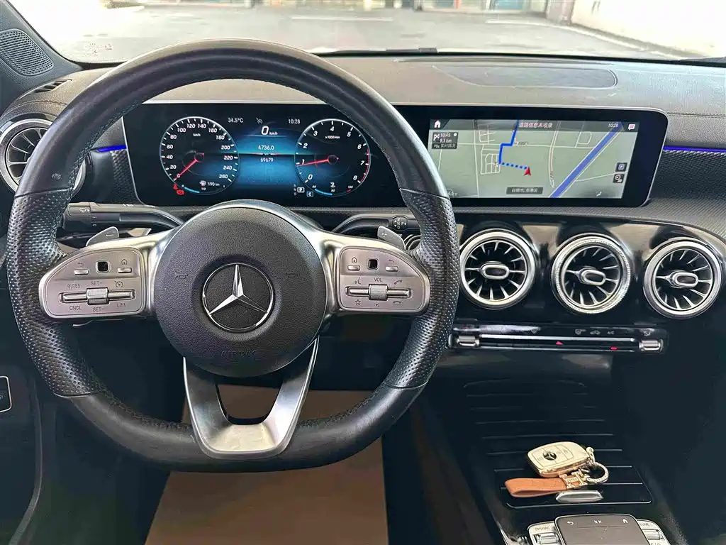 Mercedes-Benz A-Class — миниатюра 8