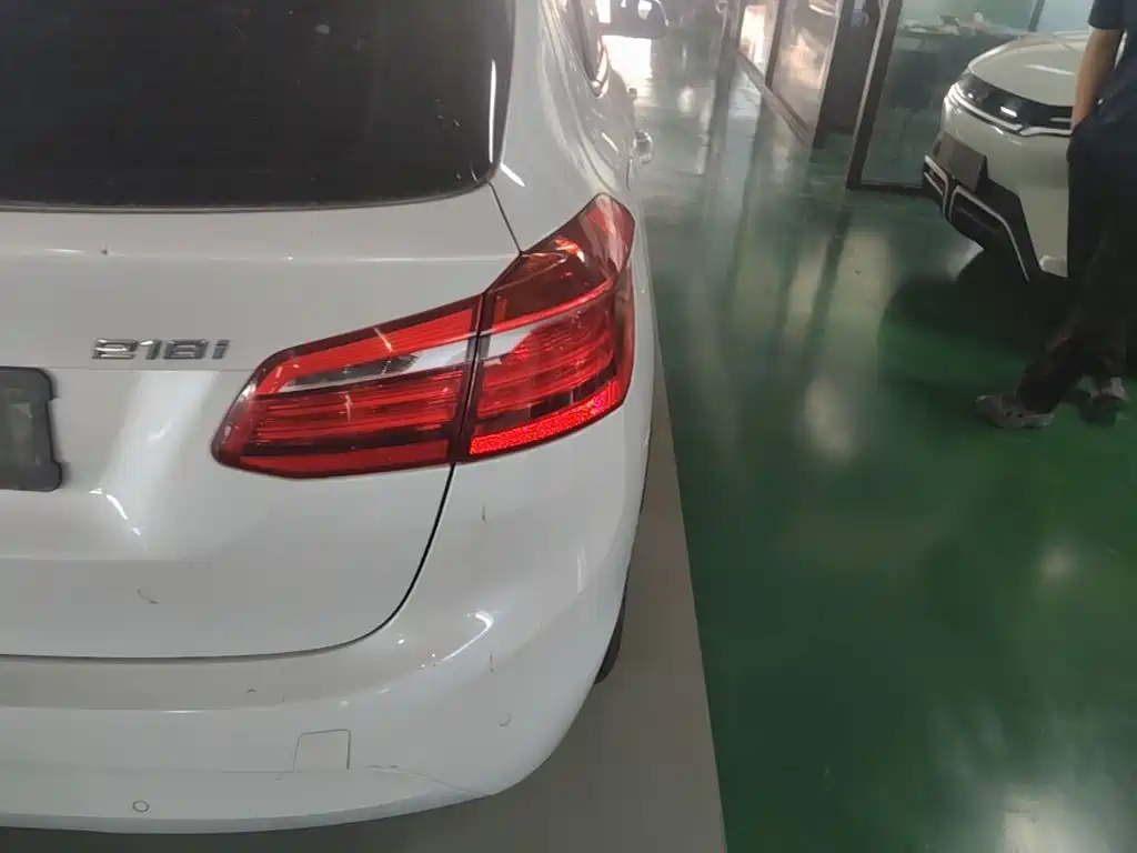 BMW 2 Series Active Tourer — миниатюра 8