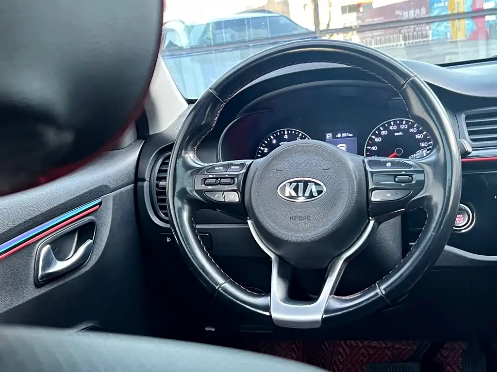 KIA KX CROSS