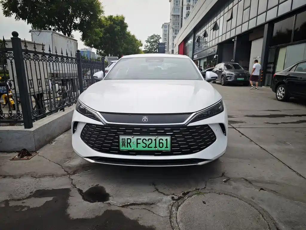 BYD Qin L DM-i Smart Drive 120KM Outstanding