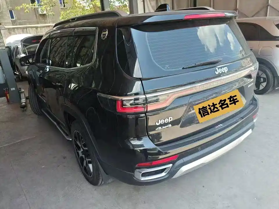 Jeep Grand Commander — миниатюра 9