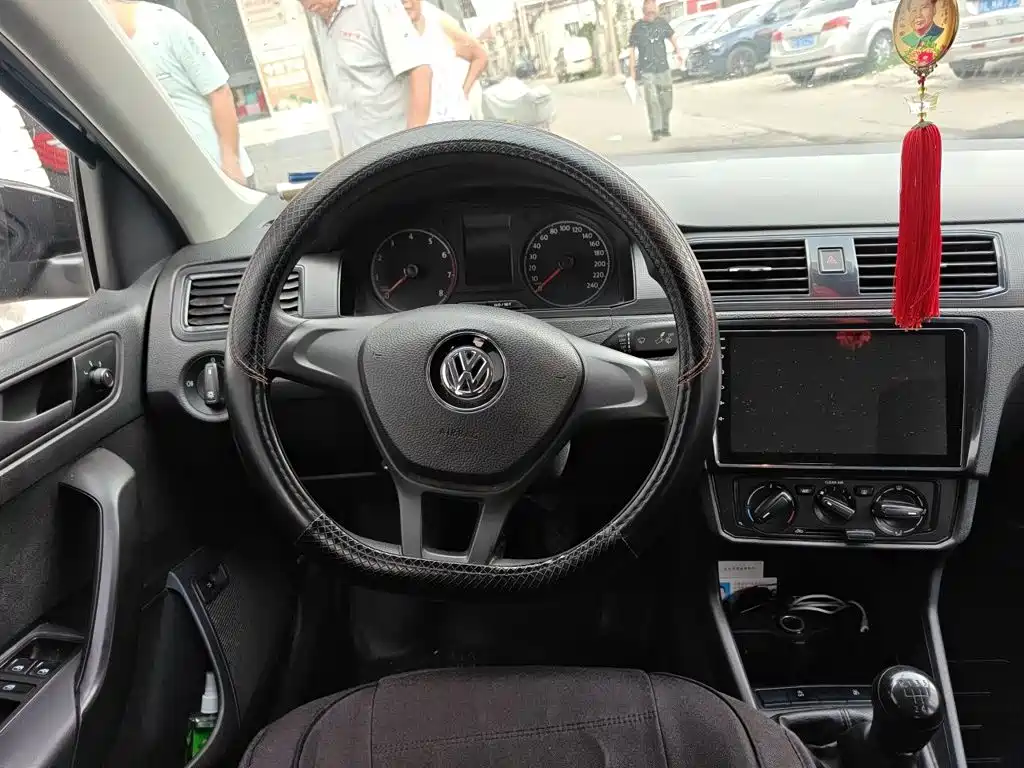 Volkswagen Santana — миниатюра 6
