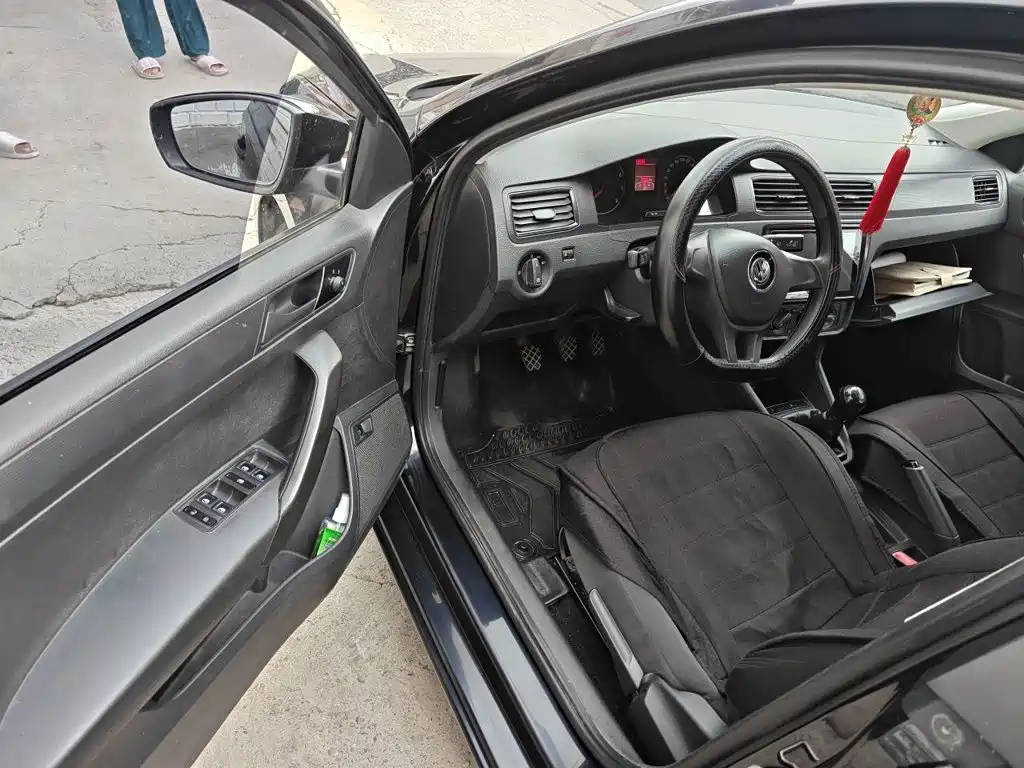 Volkswagen Santana — миниатюра 12