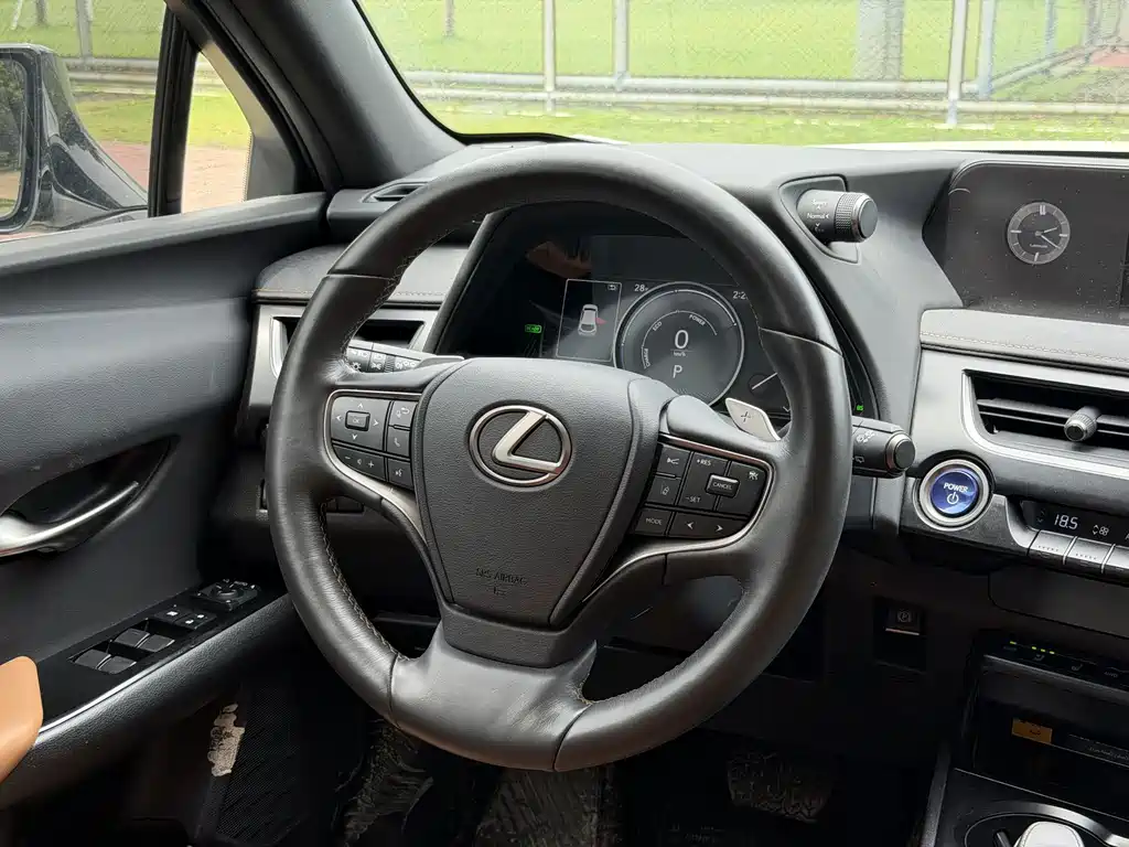 Lexus UX New Energy — миниатюра 13