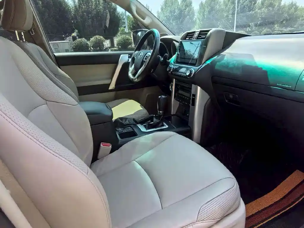Toyota Land Cruiser Prado 2010 4.0L AT TX
