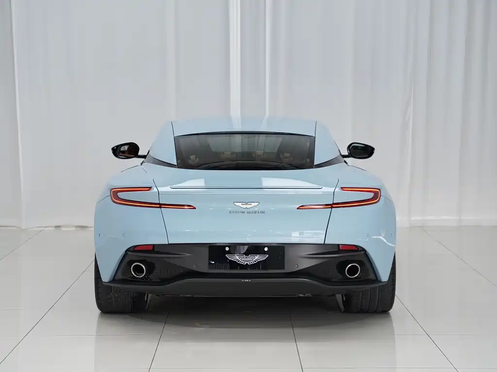 ASTON MARTIN DB11
