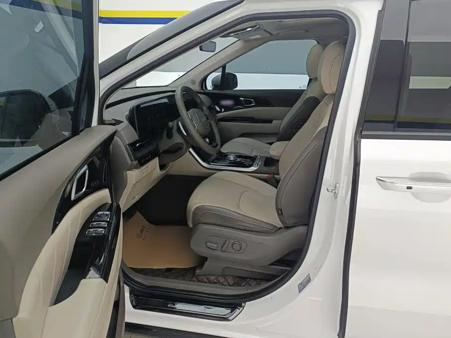 Kia Carnival — миниатюра 9