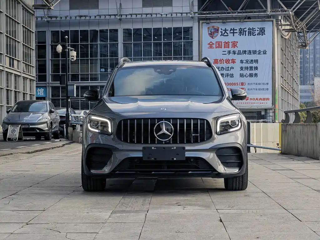 MERCEDES-BENZ GLB AMG