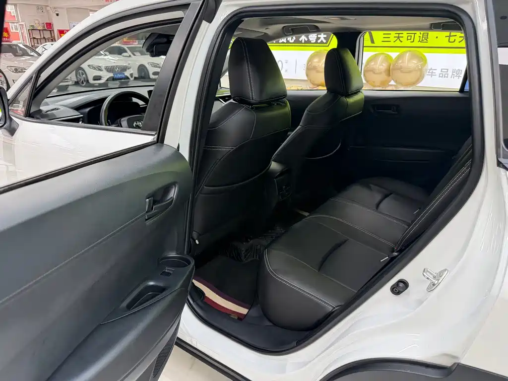 Toyota Corolla Cross — миниатюра 20
