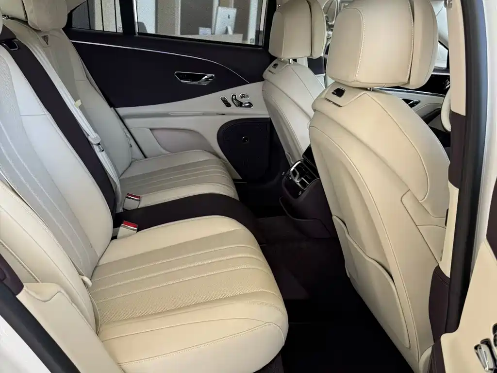 Bentley Bentayga 2026 4.0T V8
