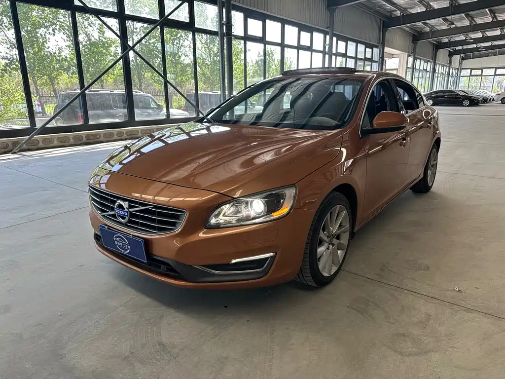 Купить Volvo S60