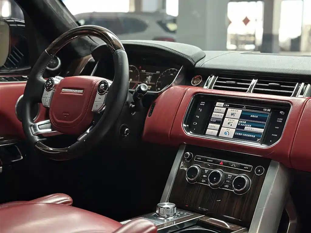 Land Rover Range Rover 2014 3.0T Executive 5 мест