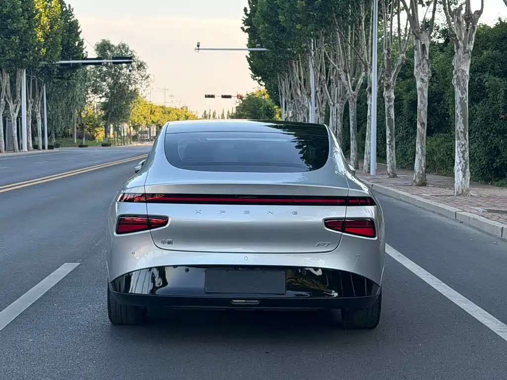 XPeng P7 — миниатюра 4