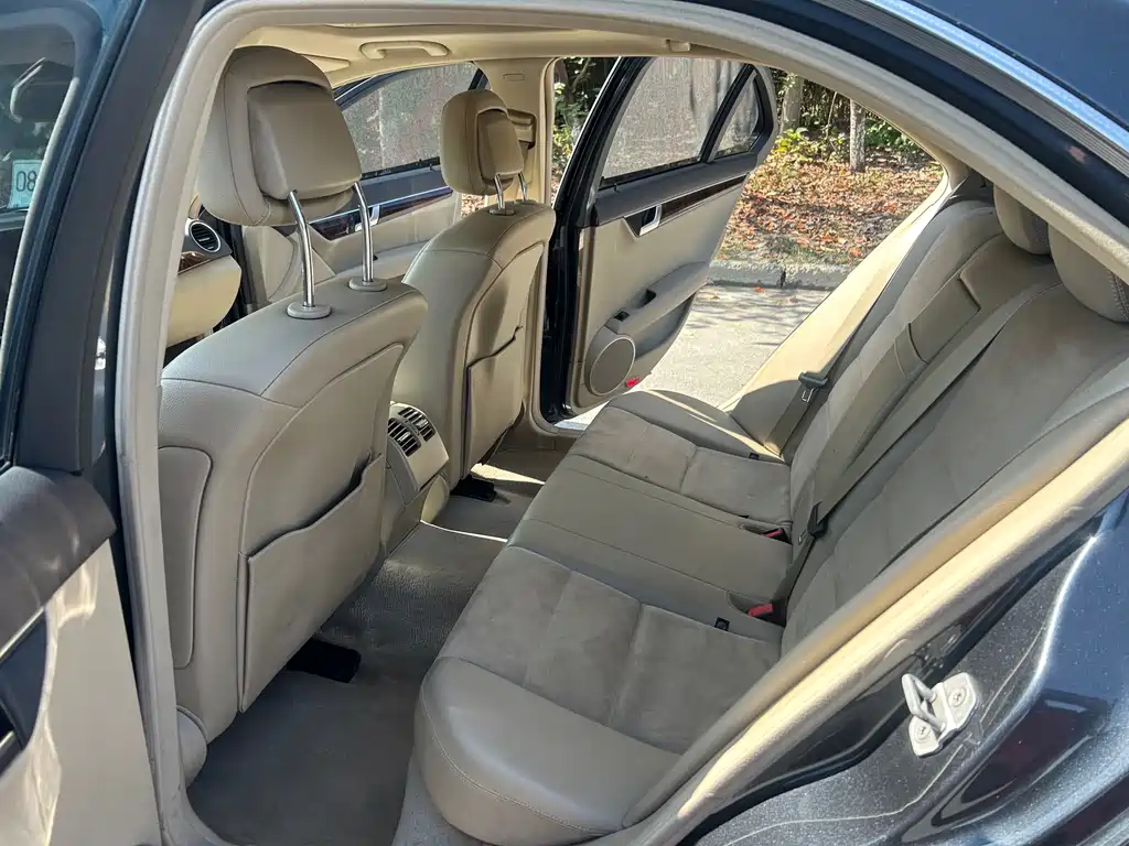 Mercedes-Benz C-Class — миниатюра 8