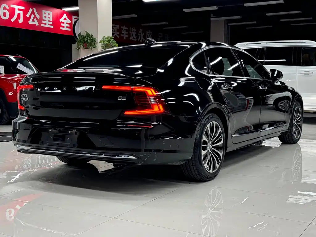 Volvo S90 2023 B5 Luxury