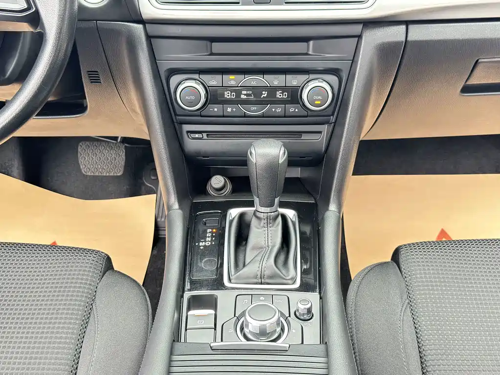Mazda 3 Axela — миниатюра 10
