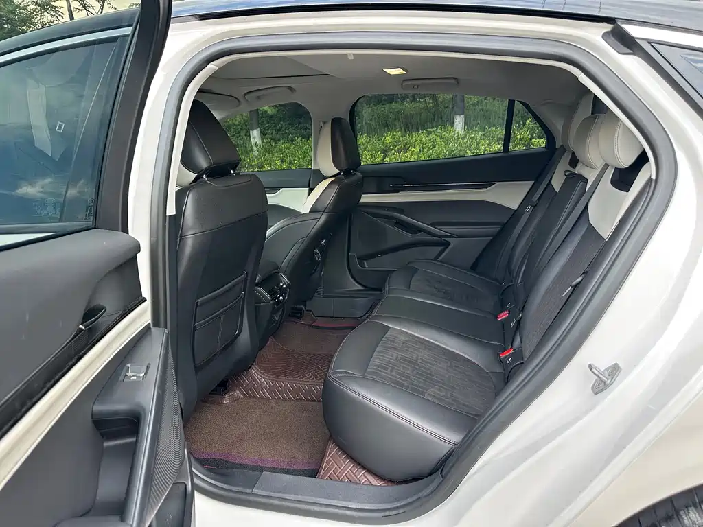 Ford Mondeo — миниатюра 10