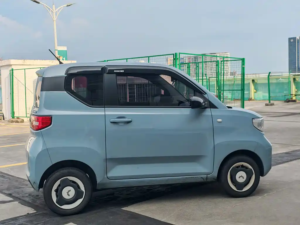Wuling MINIEV — миниатюра 8