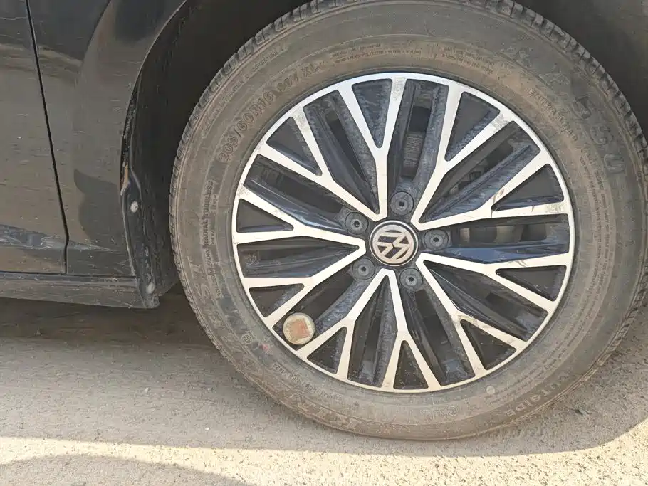 Volkswagen Sagitar — миниатюра 6