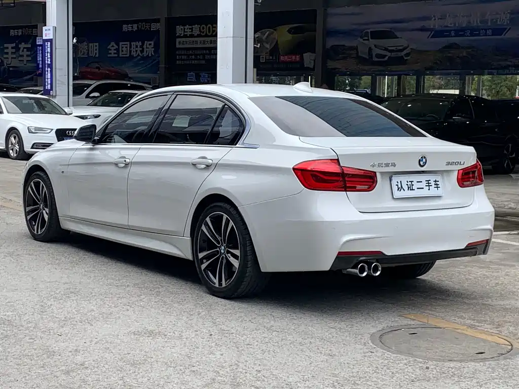 BMW 3 SERIES