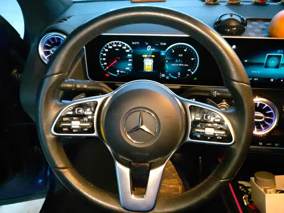 Mercedes-Benz GLA — миниатюра 15