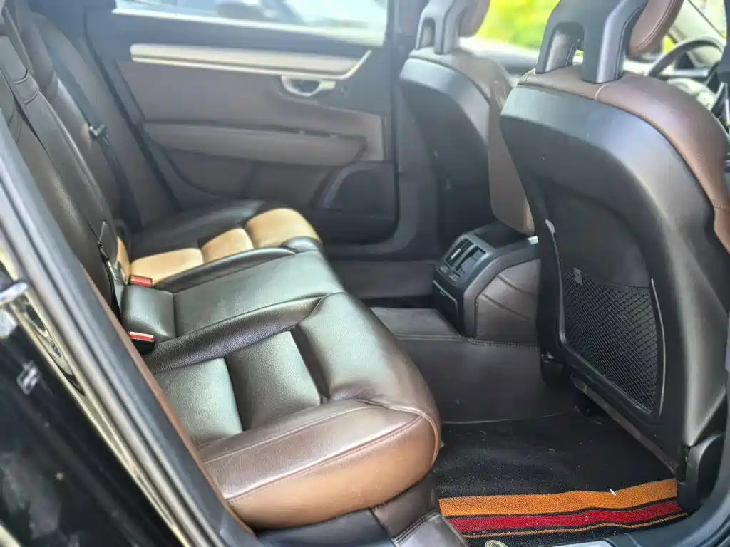 Volvo S90 — миниатюра 7