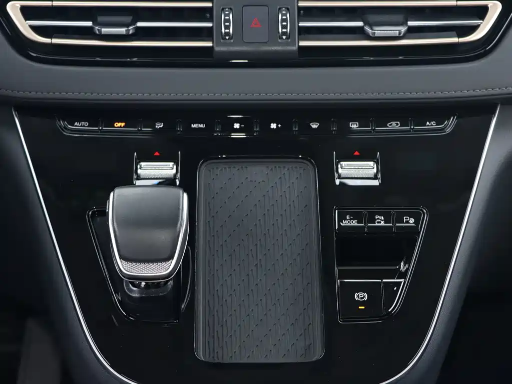 Hongqi Hongqi HQ9 PHEV — миниатюра 11