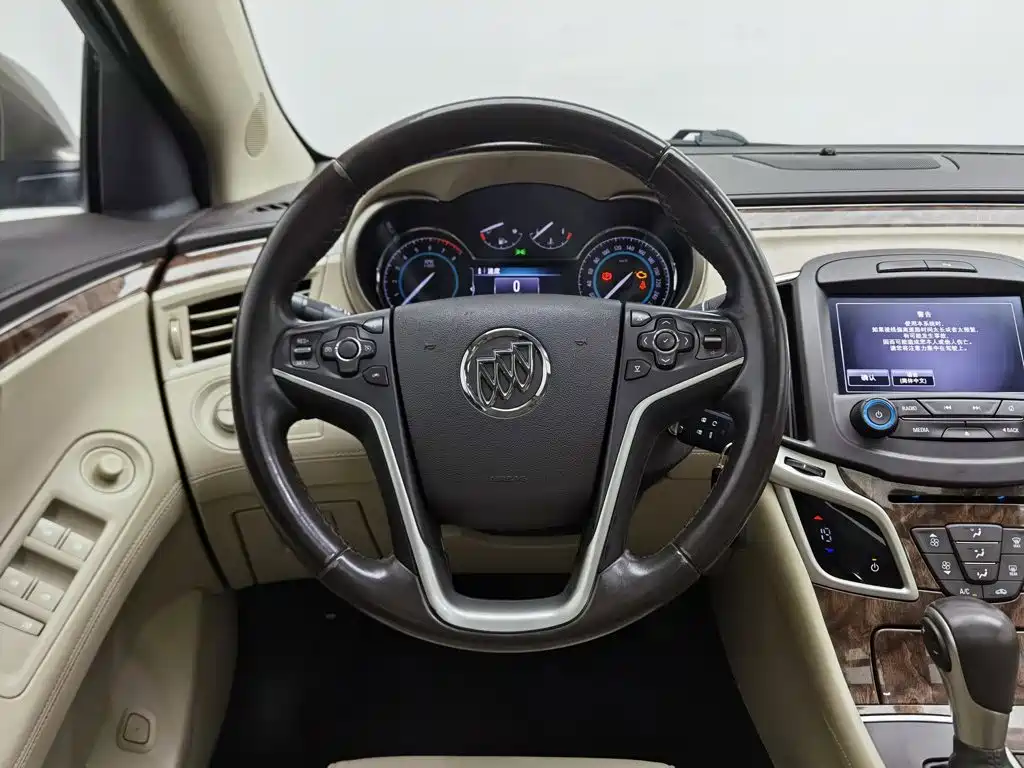 Buick LaCrosse — миниатюра 11