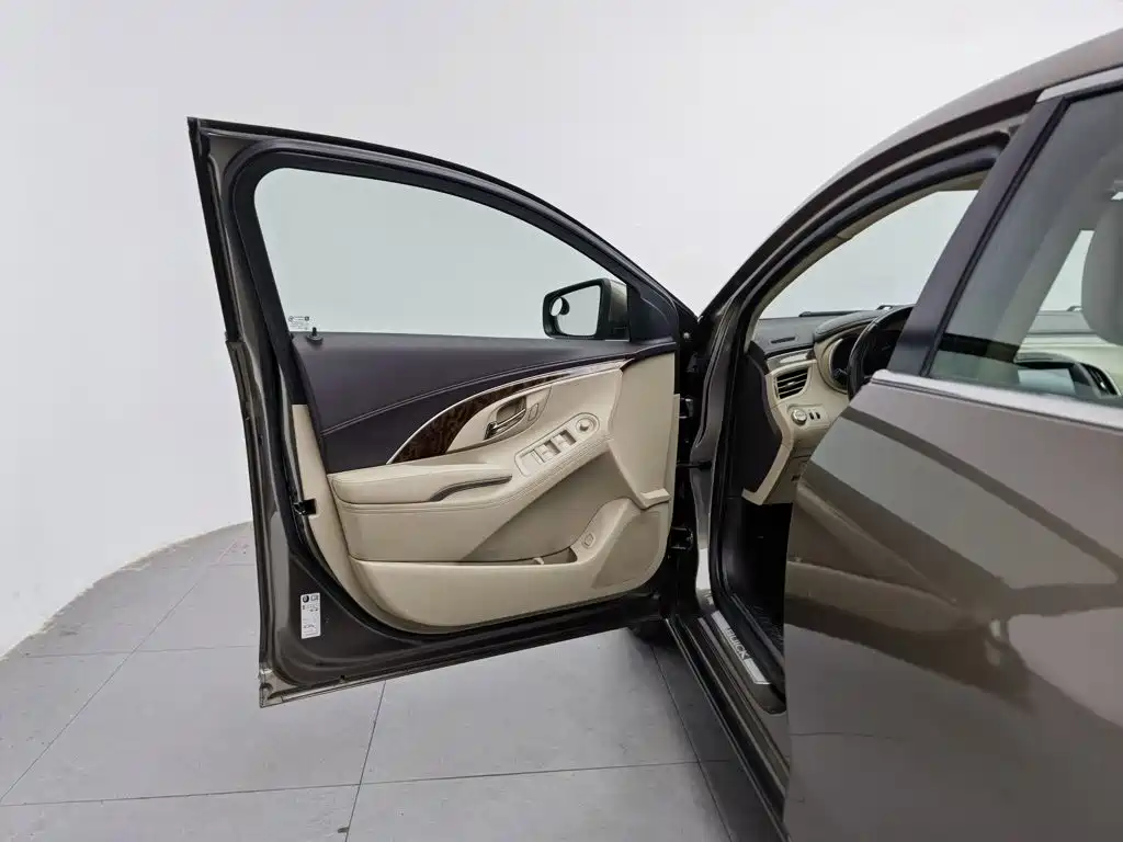 Buick LaCrosse — миниатюра 8
