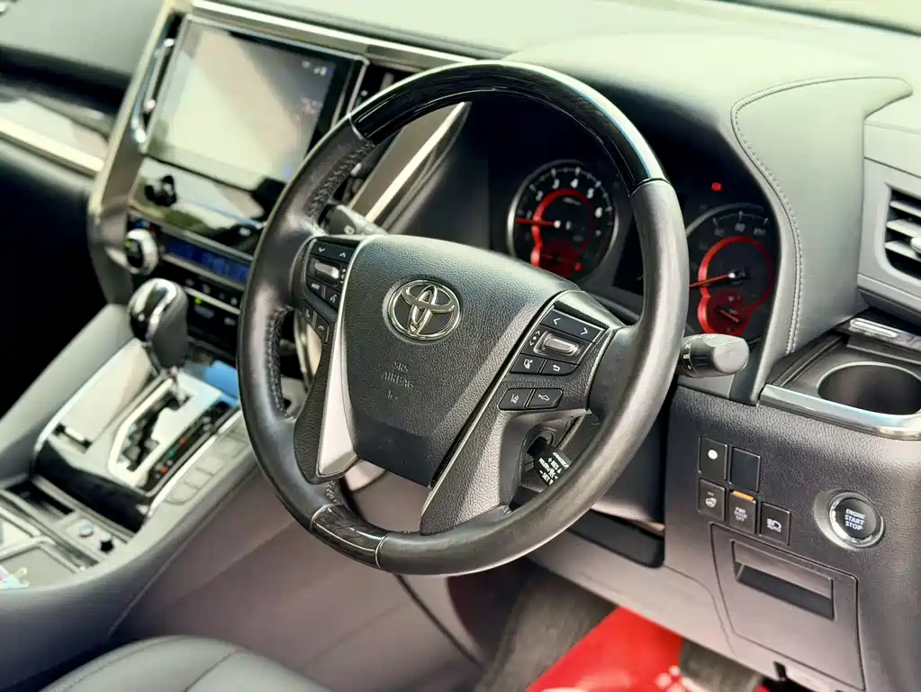 Toyota Alphard 2018 3.5L Luxury