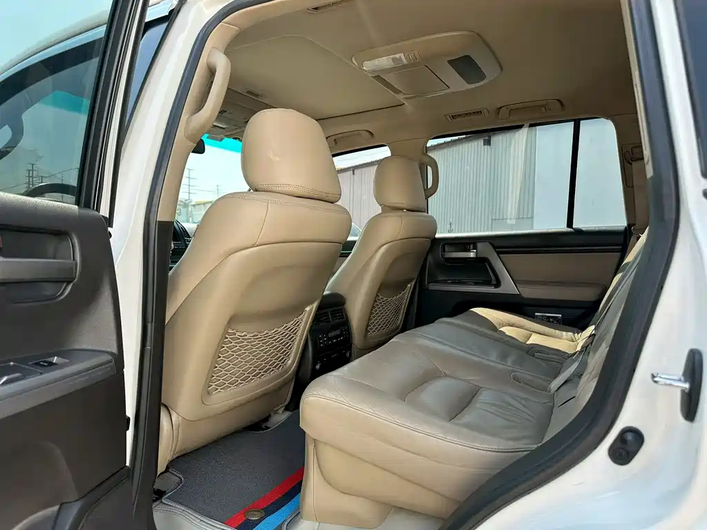 Toyota Land Cruiser 2010 4.7L AT VX