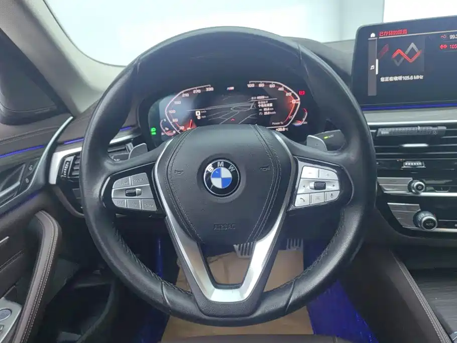 BMW 5 Series — миниатюра 15