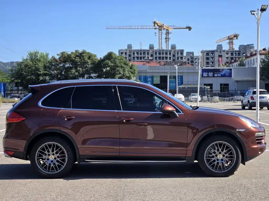 Porsche Cayenne 2014 Cayenne Platinum Edition 3.0T