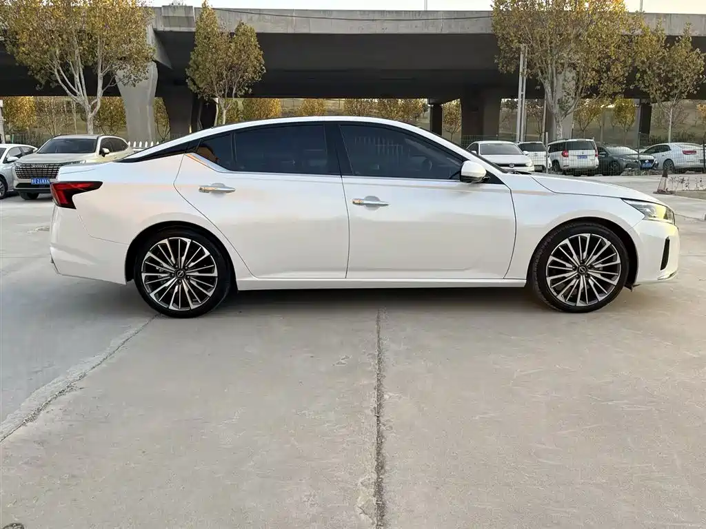 NISSAN TEANA