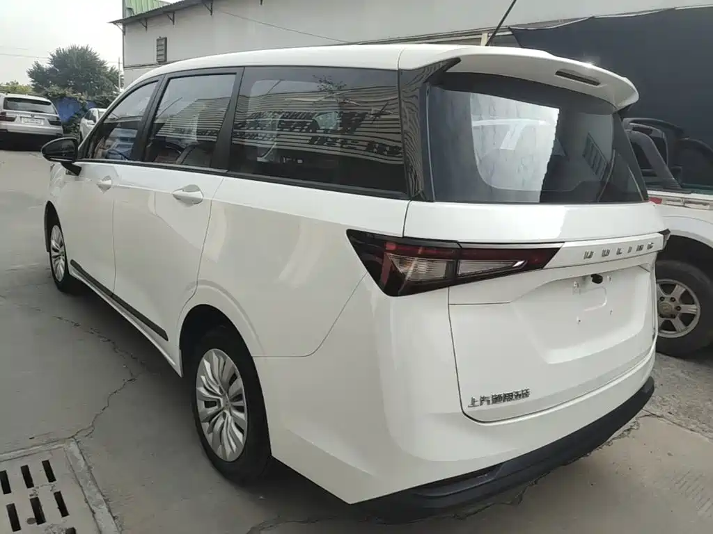 Wuling Jiachen — миниатюра 5